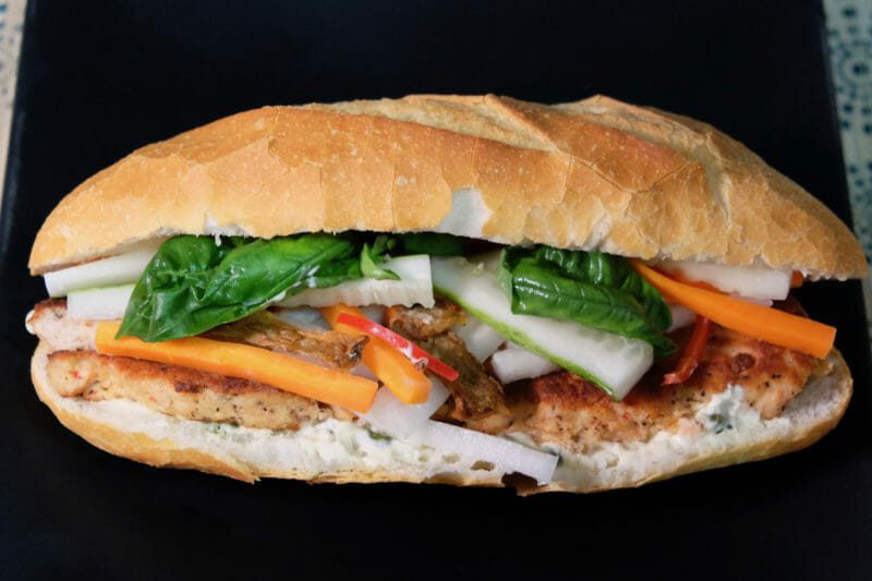 salmon-banh-mi-vietnamese-baguette-banh-mi-cha-ca