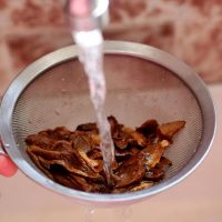 How to prepare dried mushrooms for cooking