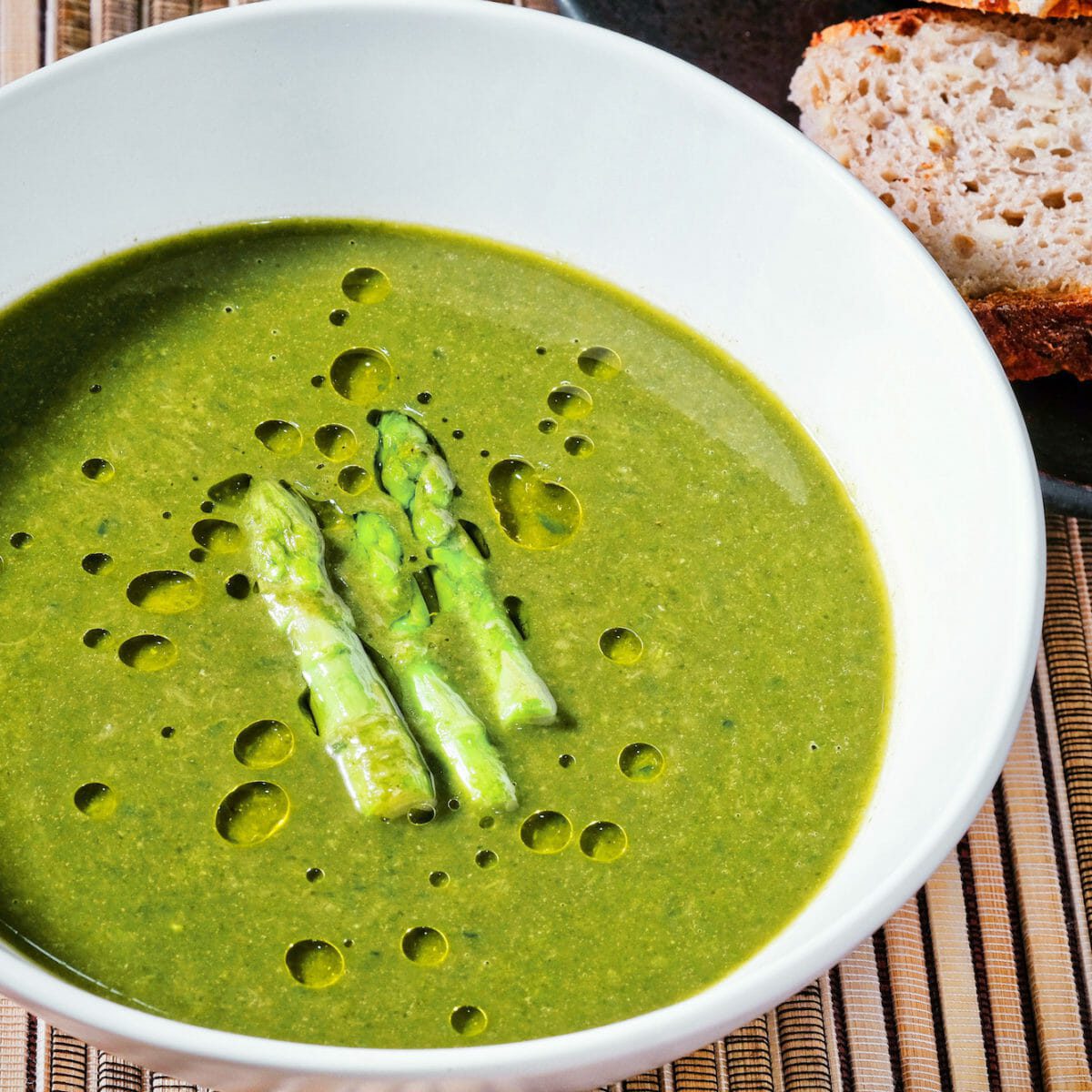 Vegan Asparagus and Spinach Soup delectabilia