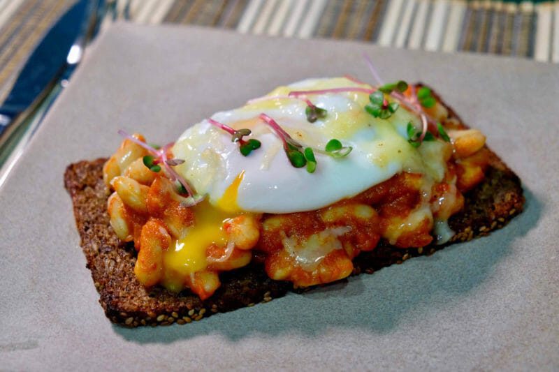 homemade-baked-beans-and-eggs-on-toast