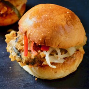 beer-battered-oyster-spicy-pickled-fennel-slider-oyster-poor-boy