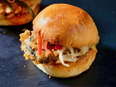 beer-battered-oyster-spicy-pickled-fennel-slider-oyster-poor-boy