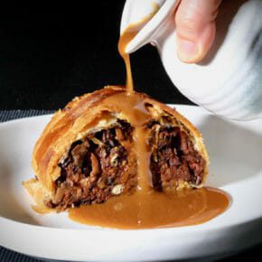 vegetarian-wellington-mushroom-miso-gravy