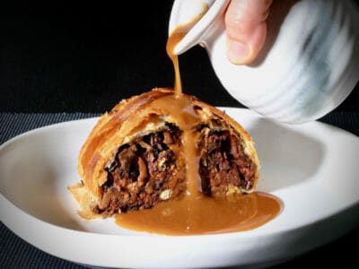 vegetarian-wellington-mushroom-miso-gravy