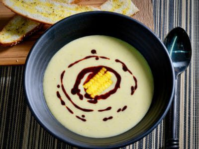 sweet-corn-soup-paprika-drizzle-corn-potage