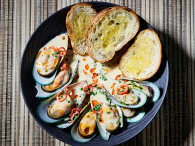 nz-mussels-steamed-in-sake-and-miso