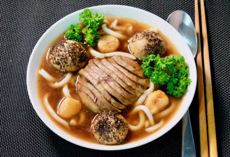 roast-garlic-smoky-mushroom-udon-soup