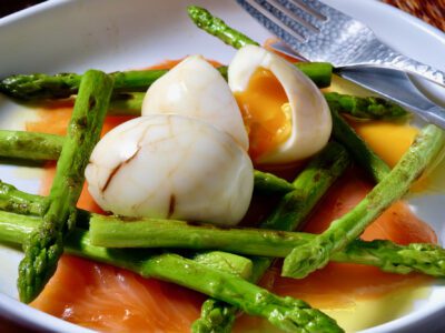 smoky-tea-and-soy-marinated-eggs-asparagus-smoked-salmon