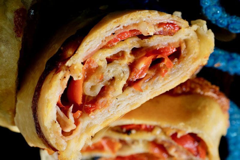 stromboli-prosciutto-camembert-red-peppers-how-to-make-stromboli